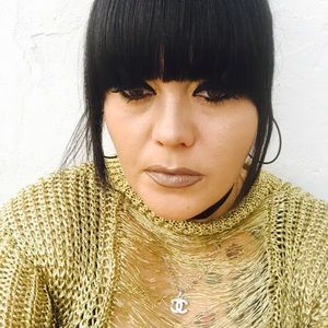 Meet your Posher, Laurie